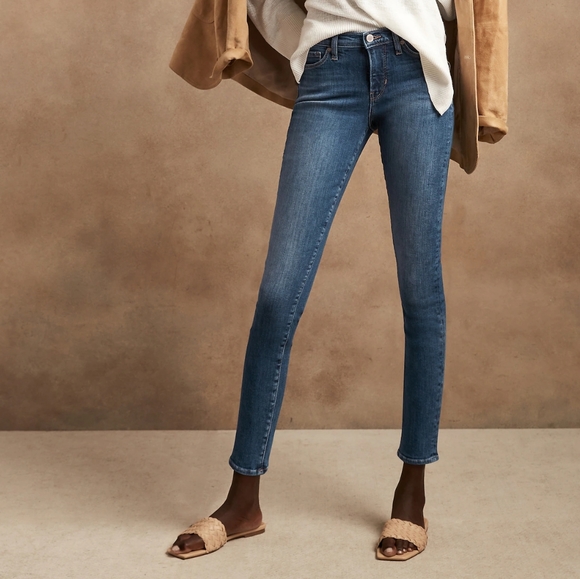 Banana Republic Mid Rise Medium Wash Skinny Jean Size 26/2 - Picture 3 of 8